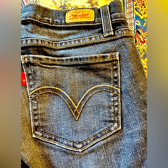 🎬🎬🎬SOLD! Levi’s Too Super Low 524 Short Denim Shorts, Size 5 - Picture 4 of 4